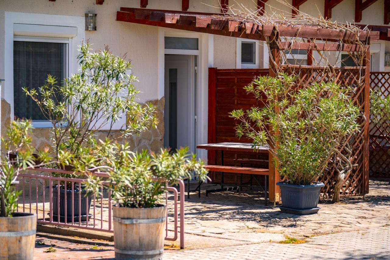 Pelso Apartman Zamardi Bagian luar foto